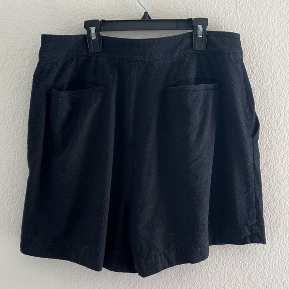 JENNI KAYNE | Bestselling Raw Silk Pleated High Waisted Short in Black | Size 12 - Picture 8 of 12